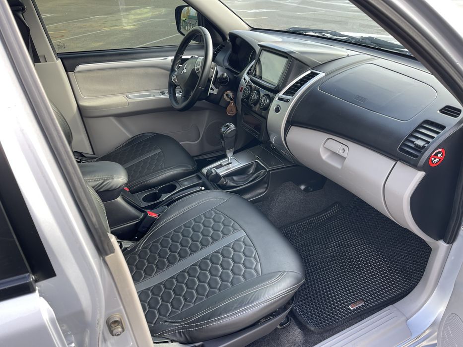 Mitsubishi Pajero Sport 2010 2.5D АКПП