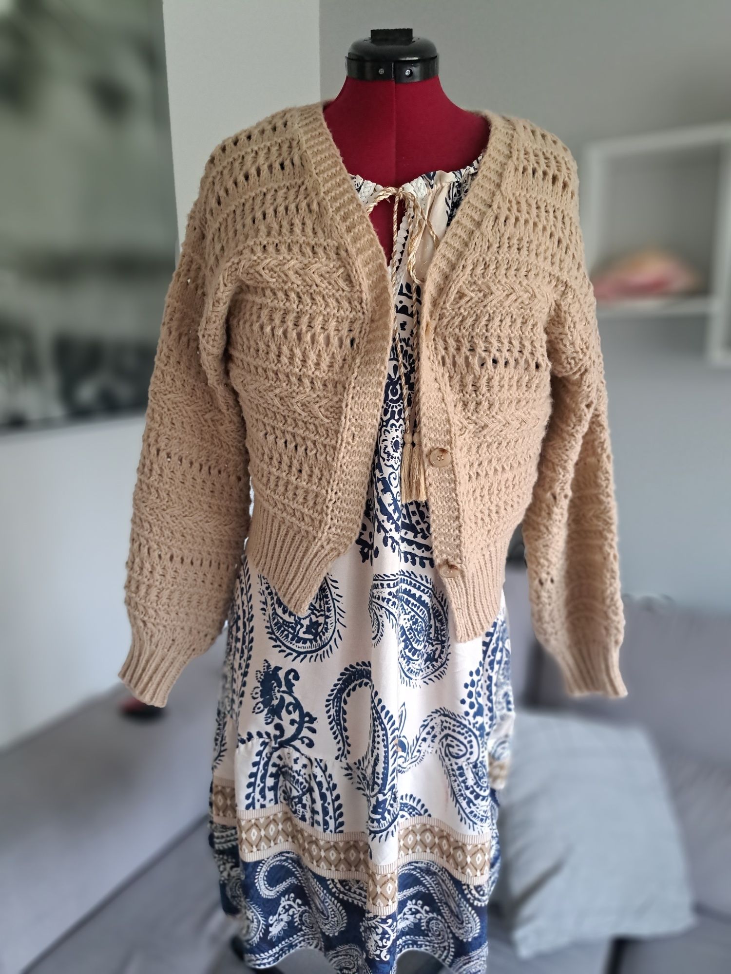 Rozpinany ażurowy sweter rozmiar L /XL
