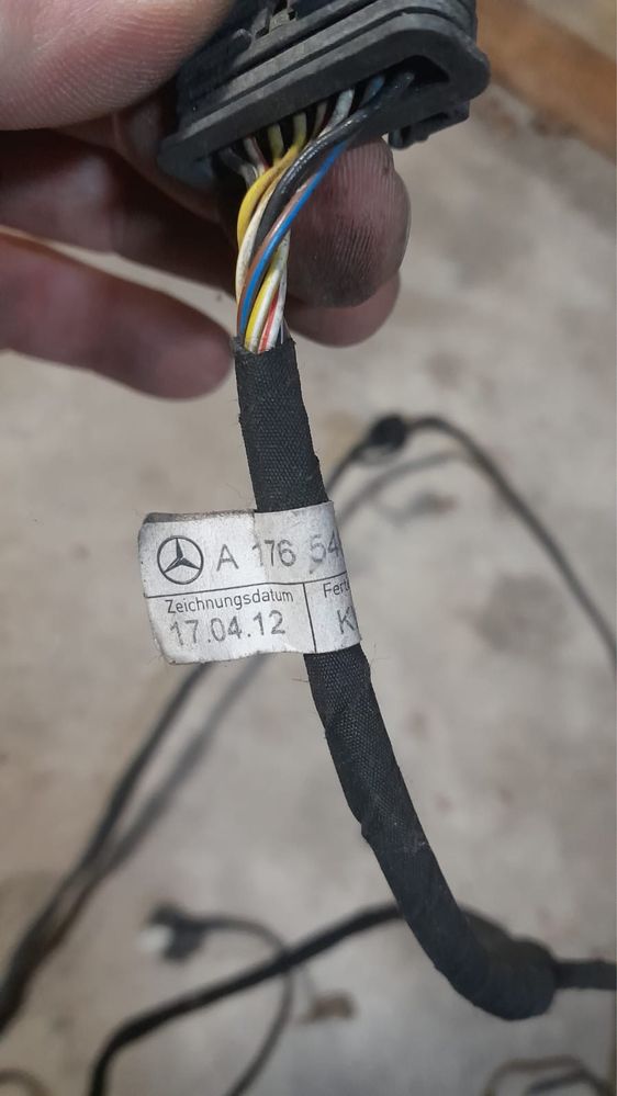 kabel partroniki przód Mercedes-Benz w176