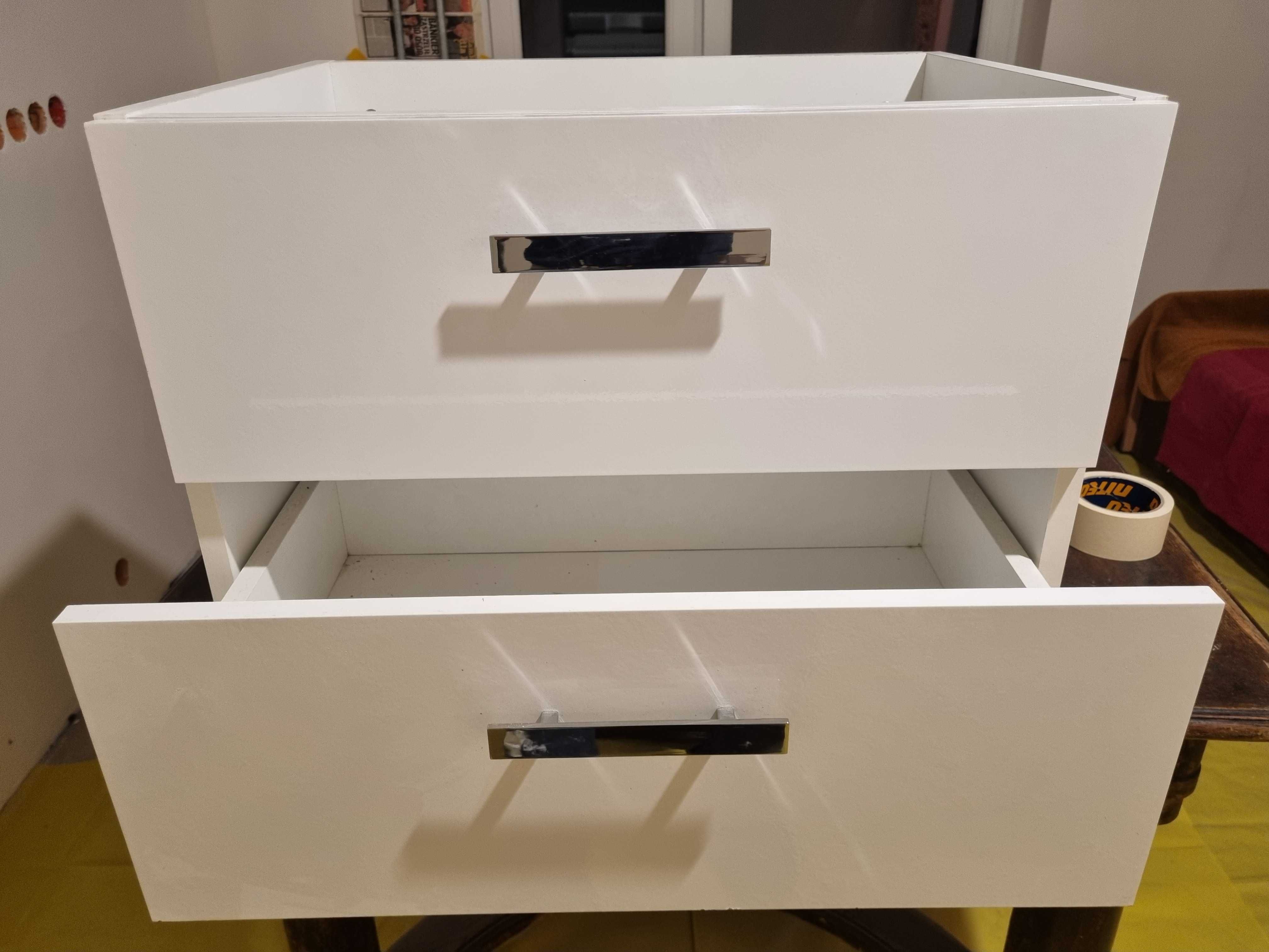 Szafka 60 cm po umywalkę z płyty laminowanej