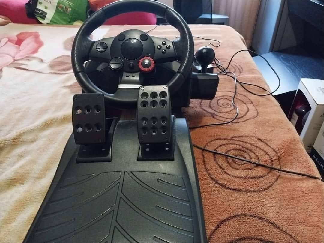 Volante Logitech Driving Force GT