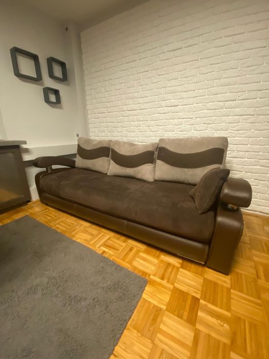 Kanapa z funkcją spania + poduszki