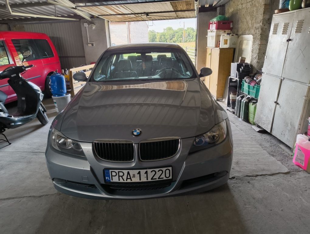 BMW E90 2005r. Dobry stan