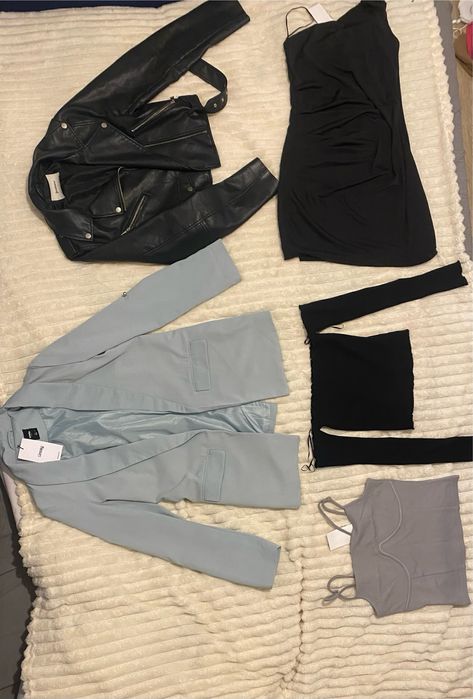 Zestaw ubrań damskich