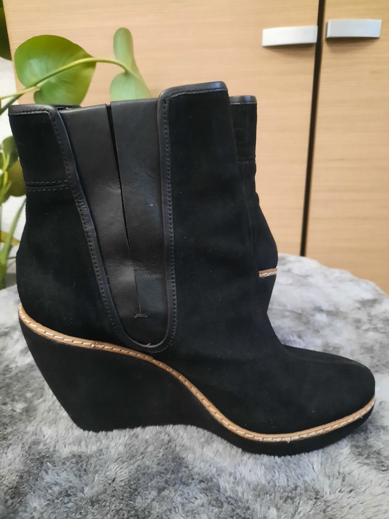 Botki kozaki , eleganckie, koturn, Calvin Klein r.39