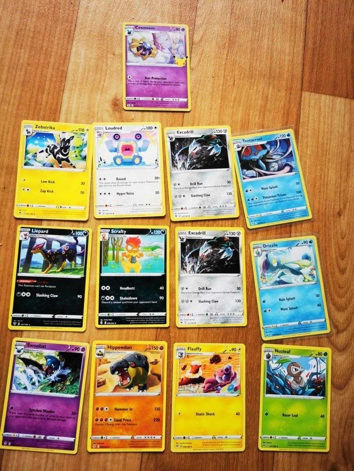 Karty Pokemon STAGE 1, Holo Cosmoem (13)