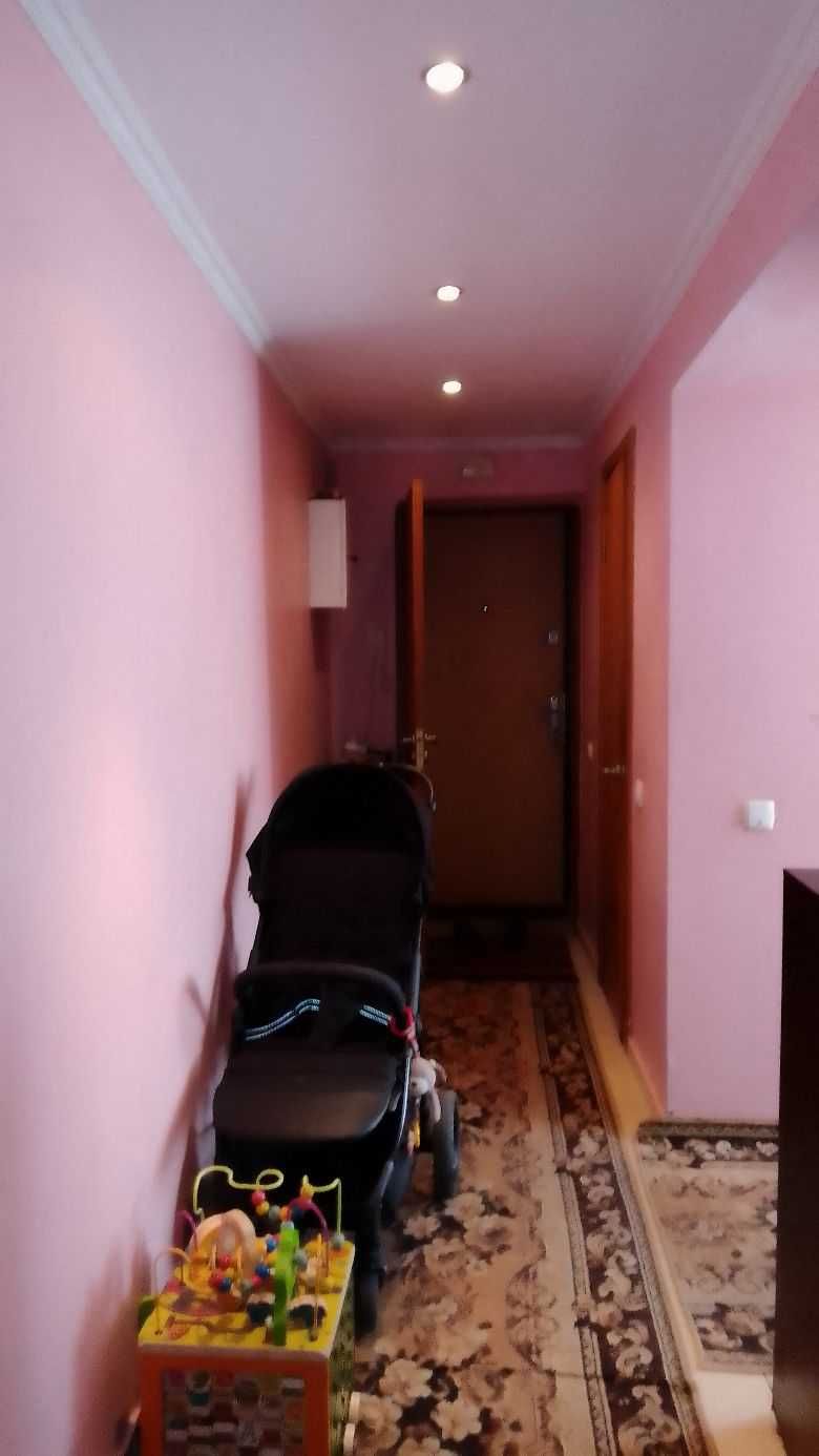Продам двосторонню двокімнатну на Кубанській Україні (Жукова), 19.