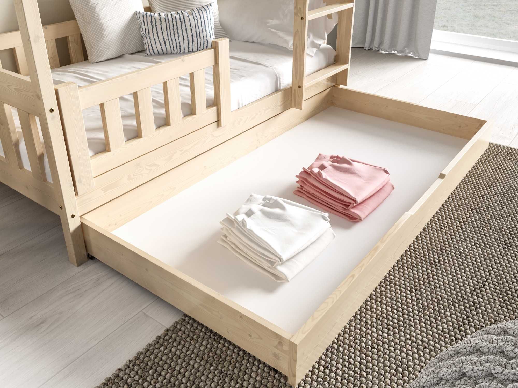 Piętrowe łóżko Zuzia z litego drewna sosnowego z materacami w cenie