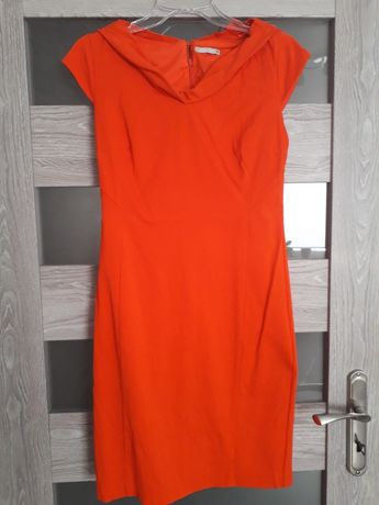 Sukienka w kolorze pomarańczowym