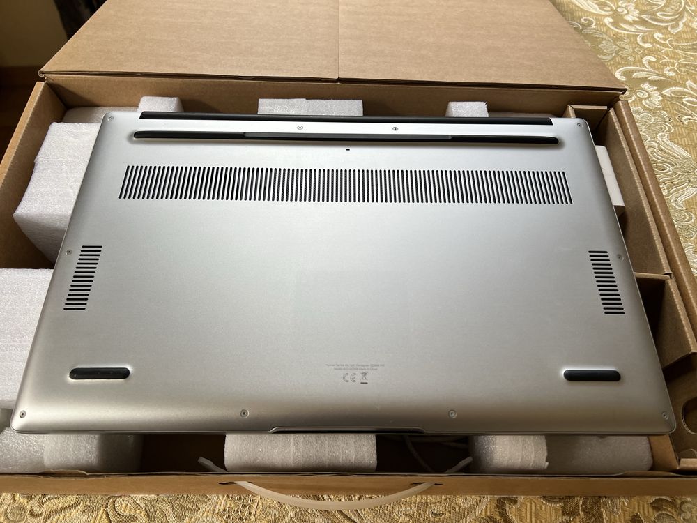 Huawei Matebook D15 i5 8gb ram 512gb ssd
