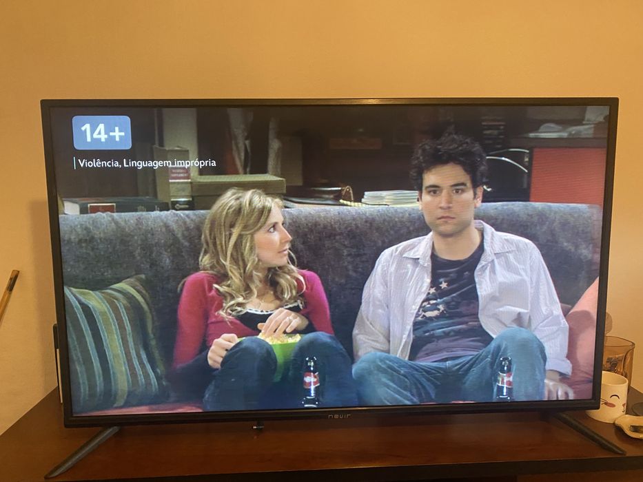 Televisão NEVIR 113x66cm 50’
