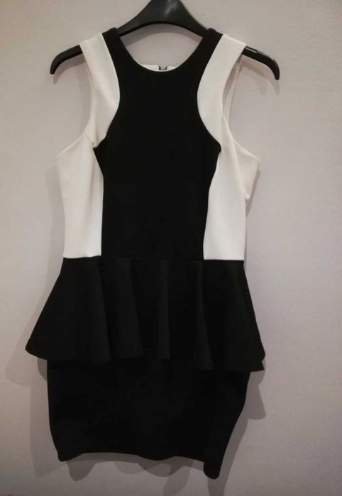 Klasyczna elegancka sukienka z baskinką River Island, rozmiar S