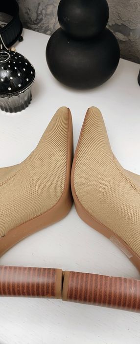 Чоботи напів чоботи, ботільони, чулок, носокжіночі стрейчові