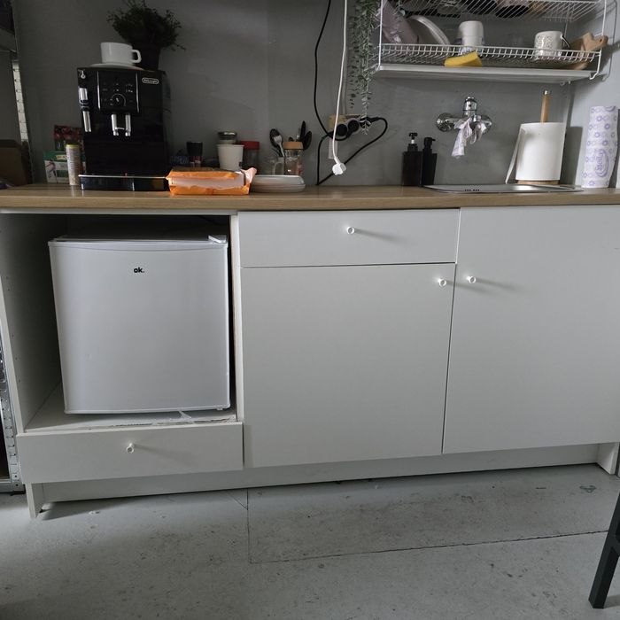 Szafka kuchenna IKEA z blatem – stan bardzo dobry