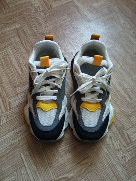 Кросівки унісекс (38р)