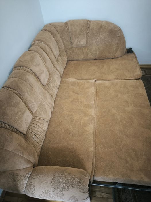 Продаю кутовий диван.