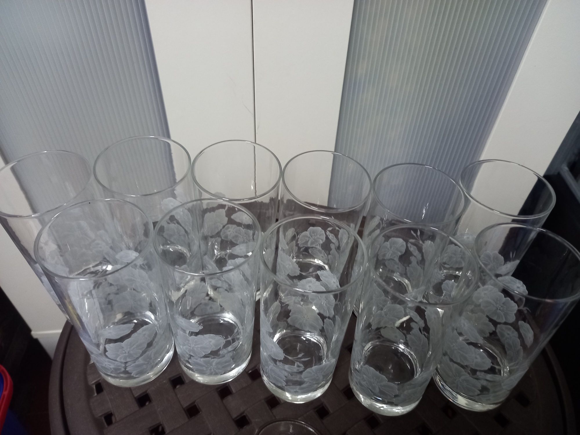 Copos de vidro em 2 tamanhos