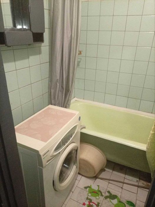Сдам 2 кімнати в 3 кімнатной квартирі без хозяїв