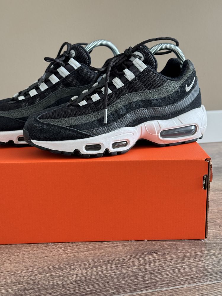 Оригінальні кросівки Nike Air Max 95 DM0011-009