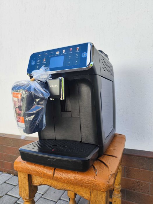 Кавомашина кофемашина Philips Series 5500 Lattego