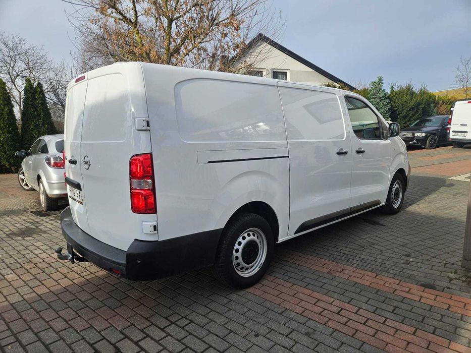 Opel Vivaro extra long ładny niski przebieg
