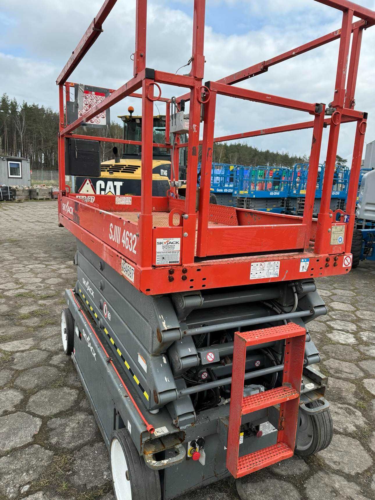 Podnośnik nożycowy Sky Jack SJ III 4632, 2016,11,60m,netto: 29.000 PLN