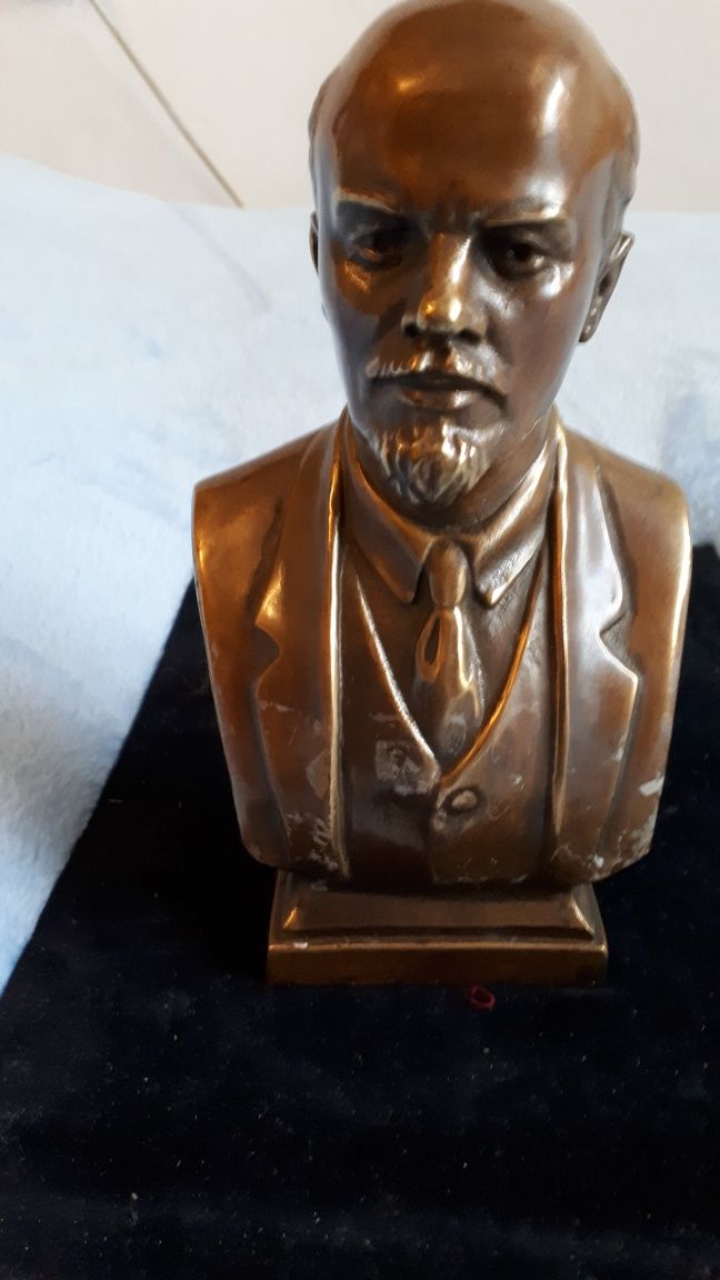 Popiersie Lenina stare z mosiądzu .