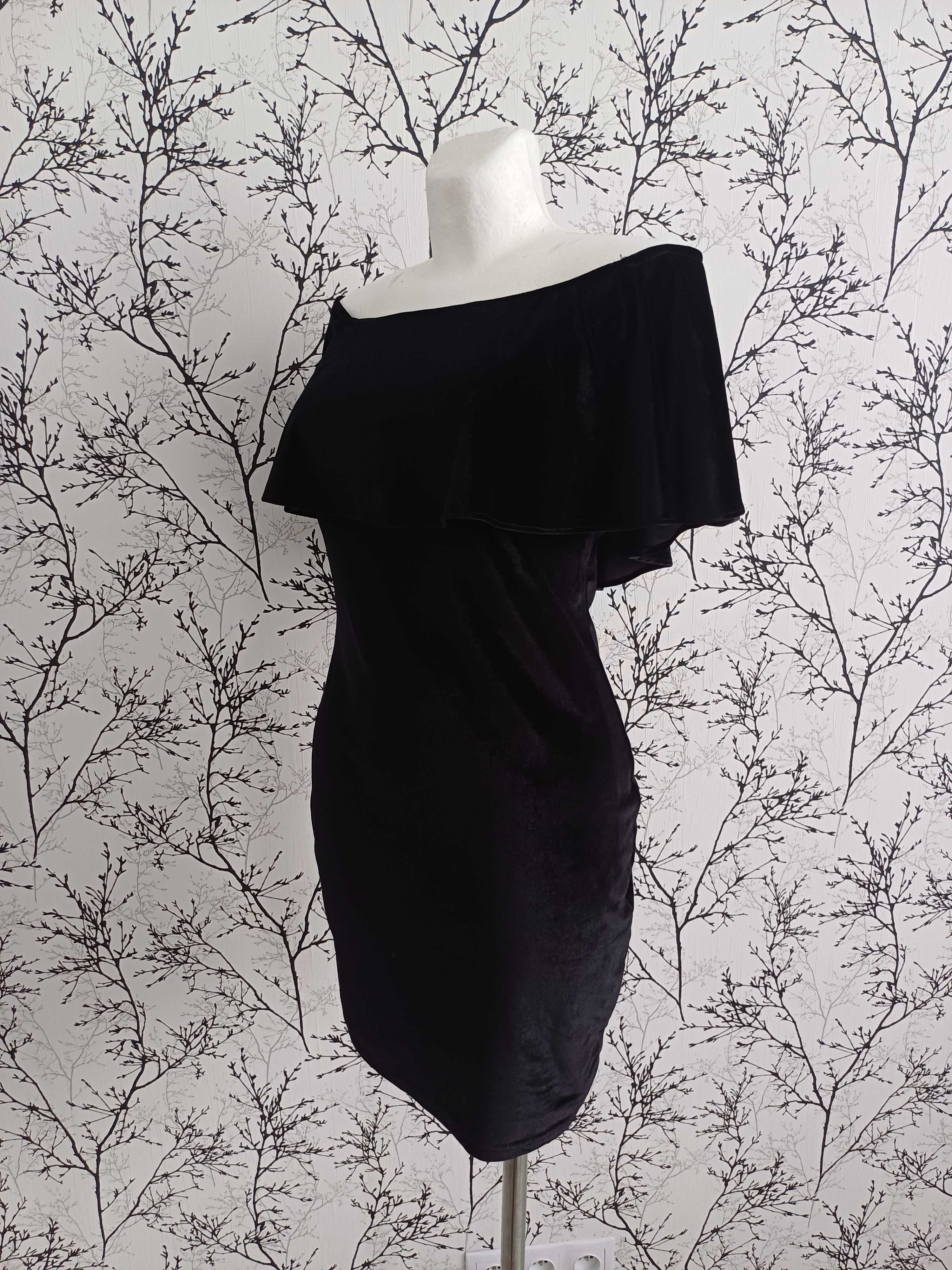 czarna welurowa elegancka sukienka hiszpanka vera & lucy gotycka