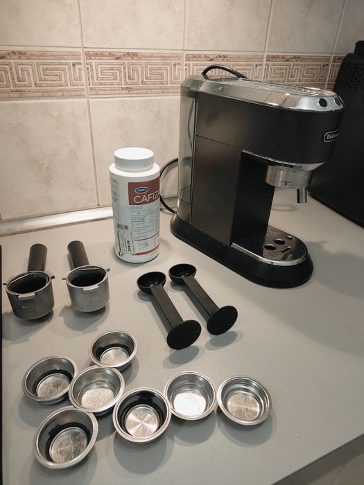 Ekspres do kawy DeLonghi + Cafiza