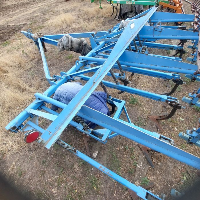 Продам культиватор Умань фермаш усилений  кпс 4.2