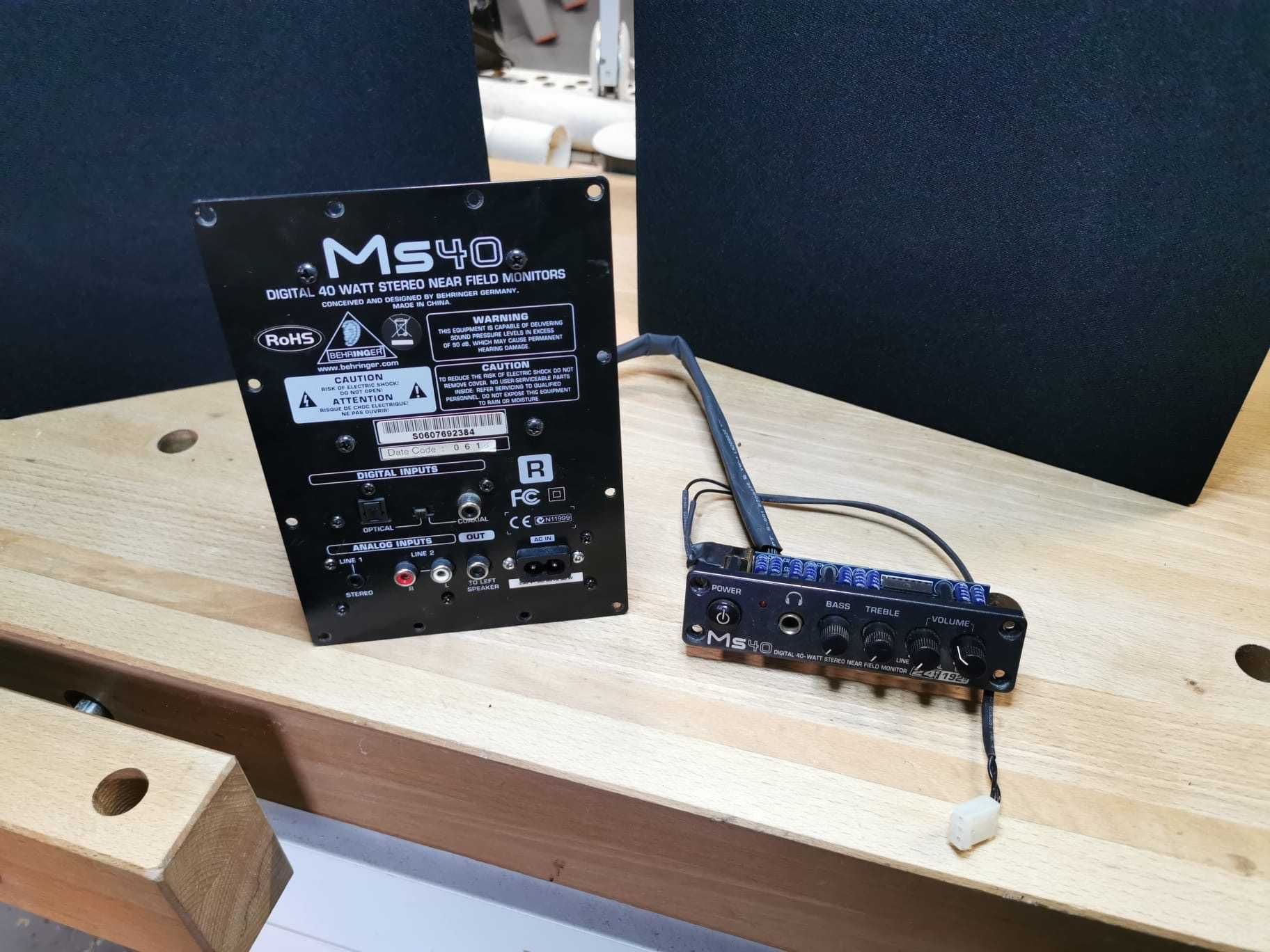 Wzmacniacz monitorów studyjnych Behringer ms40