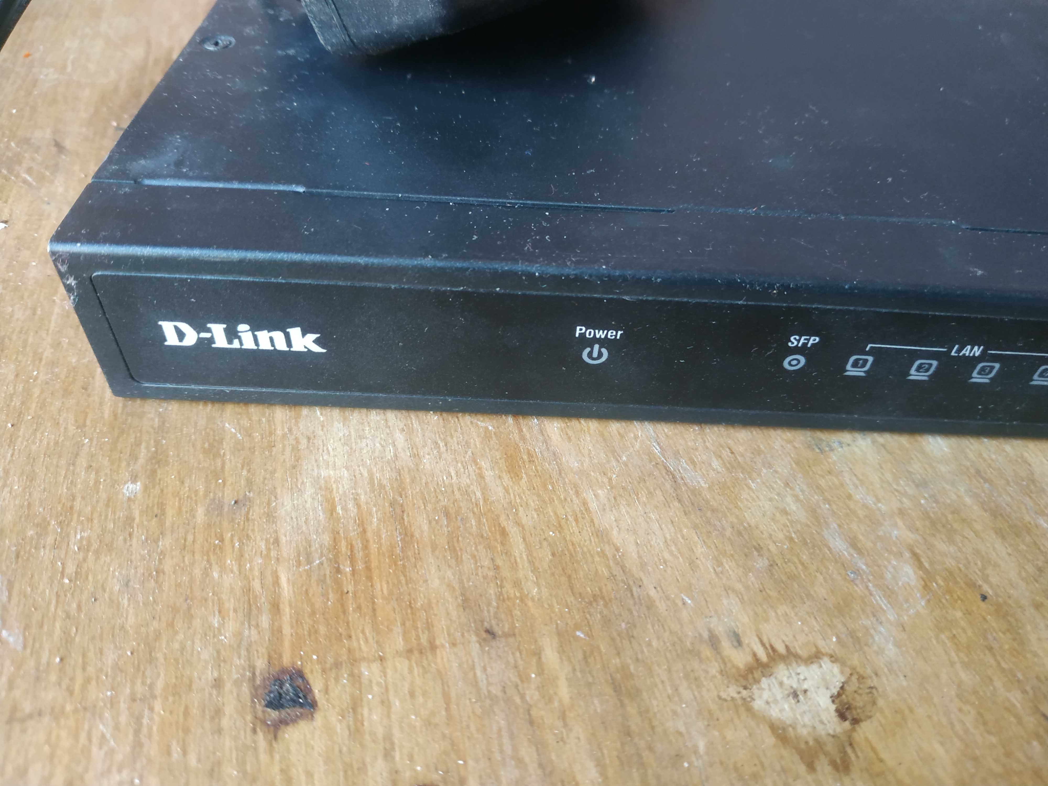 Свіч, хаб, маршрутизатор D Link F Marcusys 5/8 port