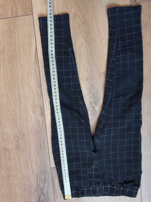 czarne spodnie w delikatną kratkę