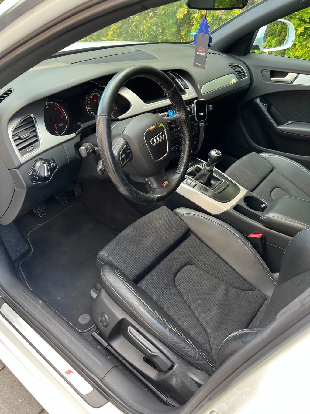 Audi A4 Avant 2.0 TDI S line