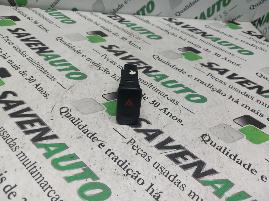 Botão / interruptor 4 piscas MITSUBISHI Galloper (JK-01)