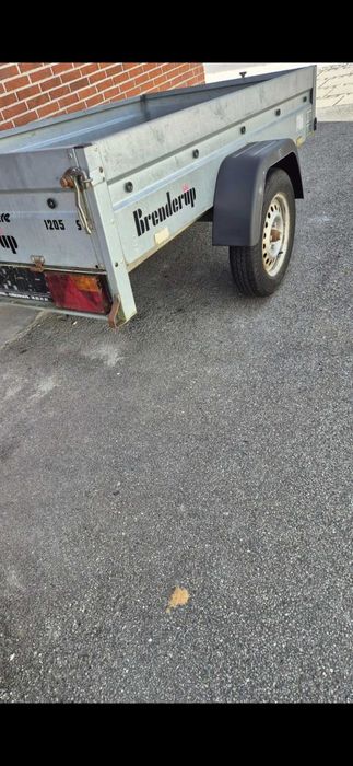 Przyczepe  samochodowa