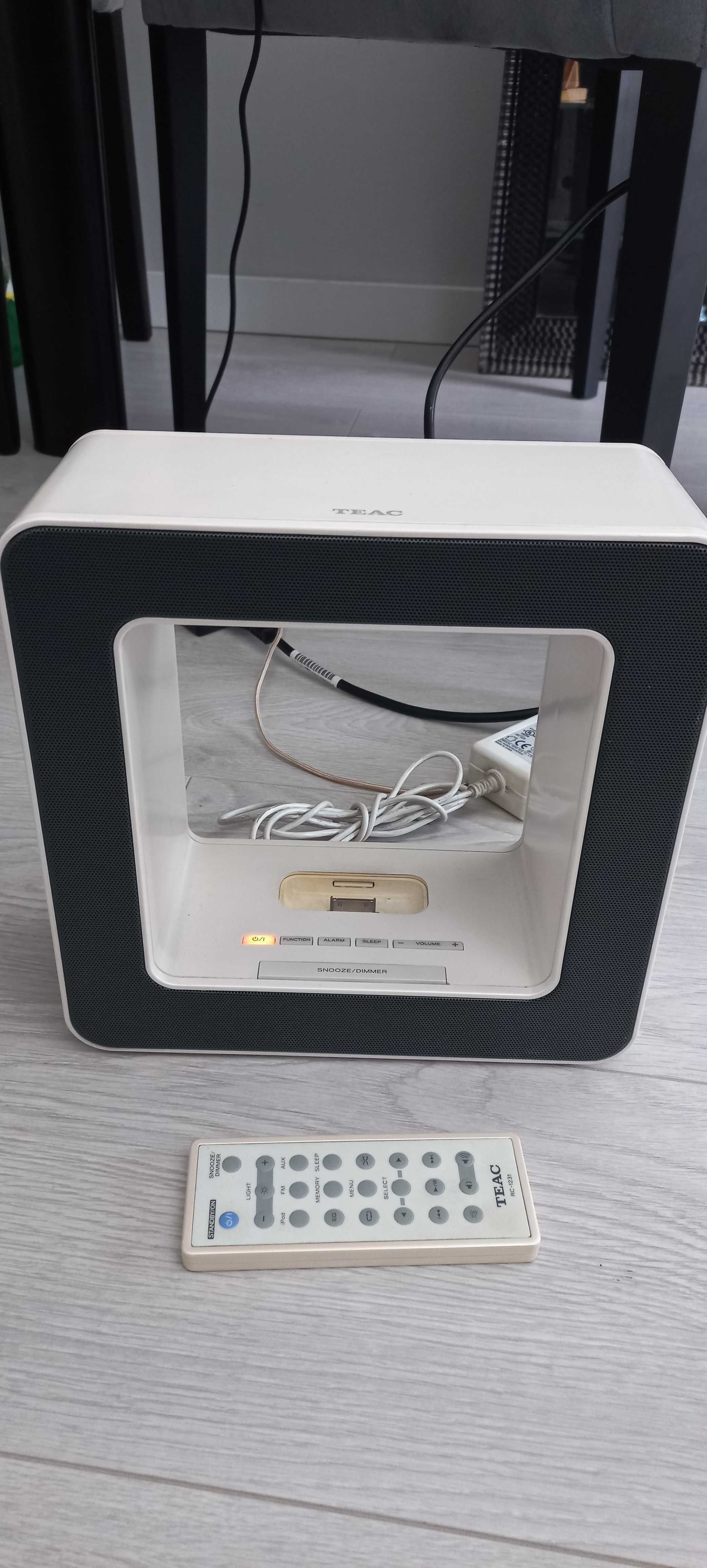 Coluna TEAC SR-LUXi para iPhone/iPod com rádio FM