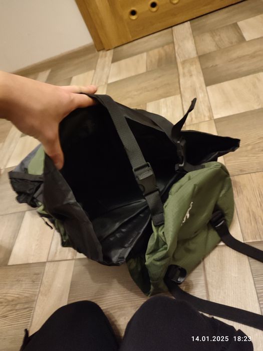 Nowy zielony plecak turystyczny 90L