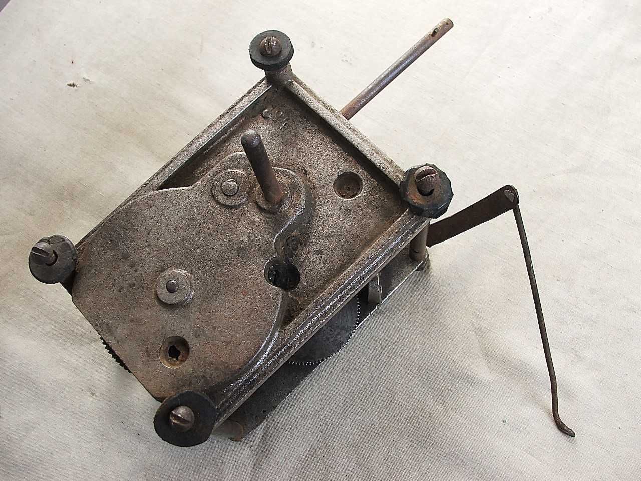 Mechanizm starego patefonu