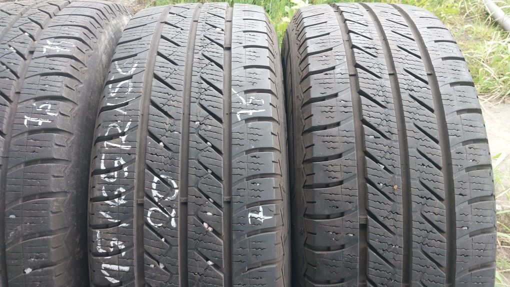 Opony całoroczne Goodyear 215/65R15C 2021 r.