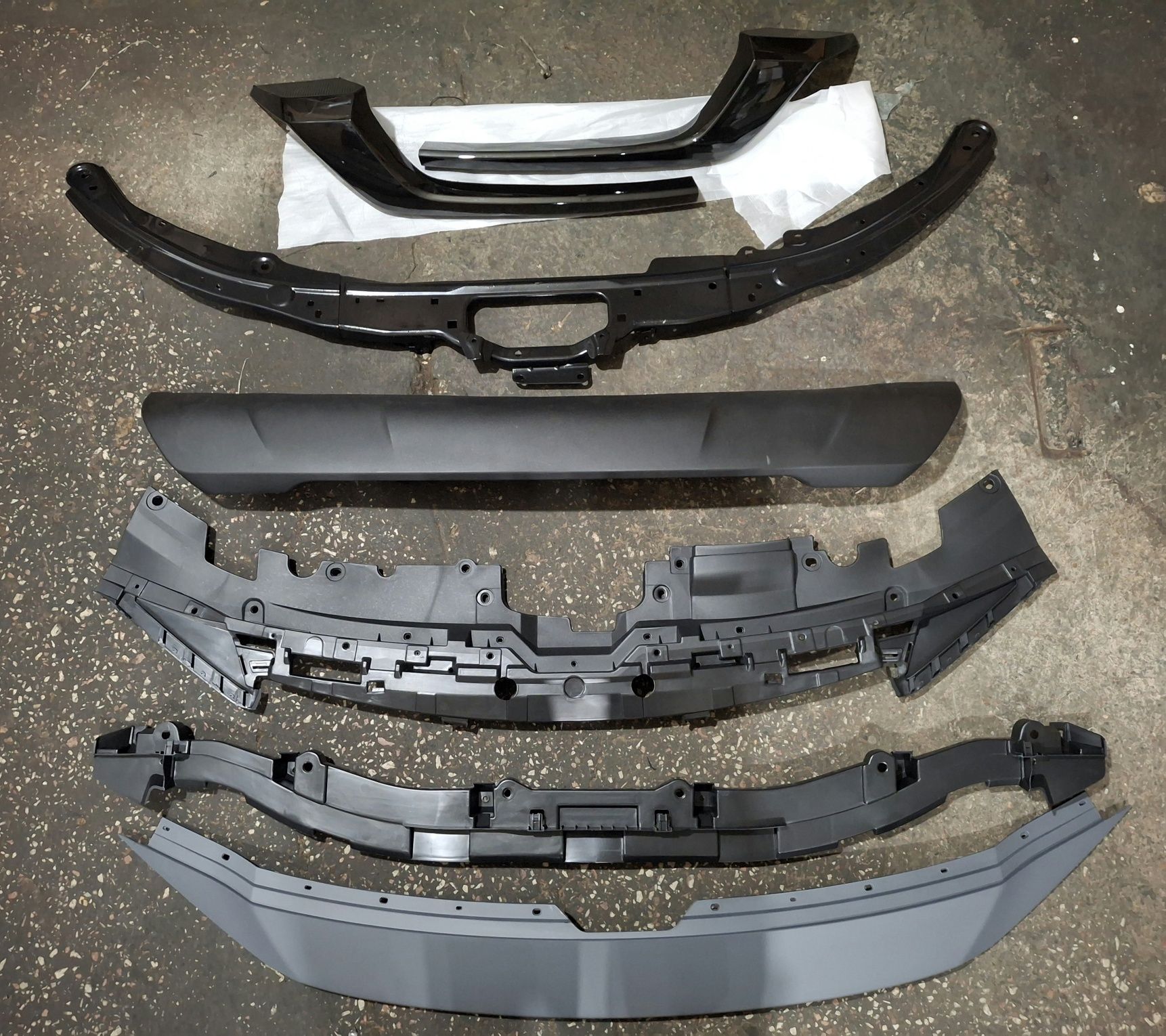 Бампер Мазда СХ-50 VA4050031BBB VA4050032 VA40501T4 Mazda CX50