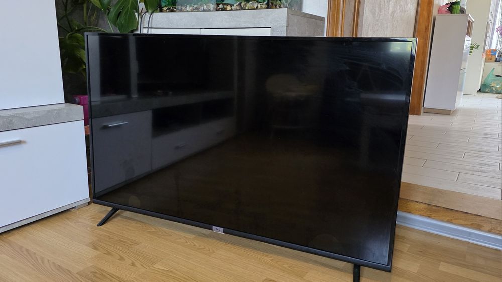 Телевізор 55 в гуртожиток / запчастини