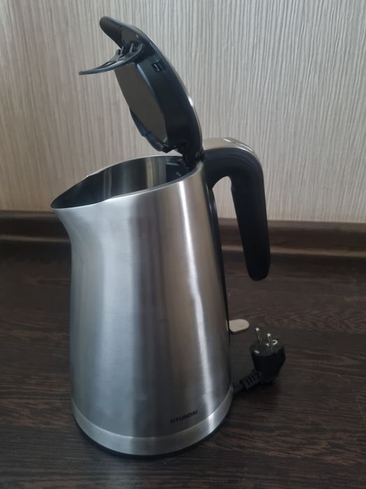 Єлектрочайник новий коробочки для чаю