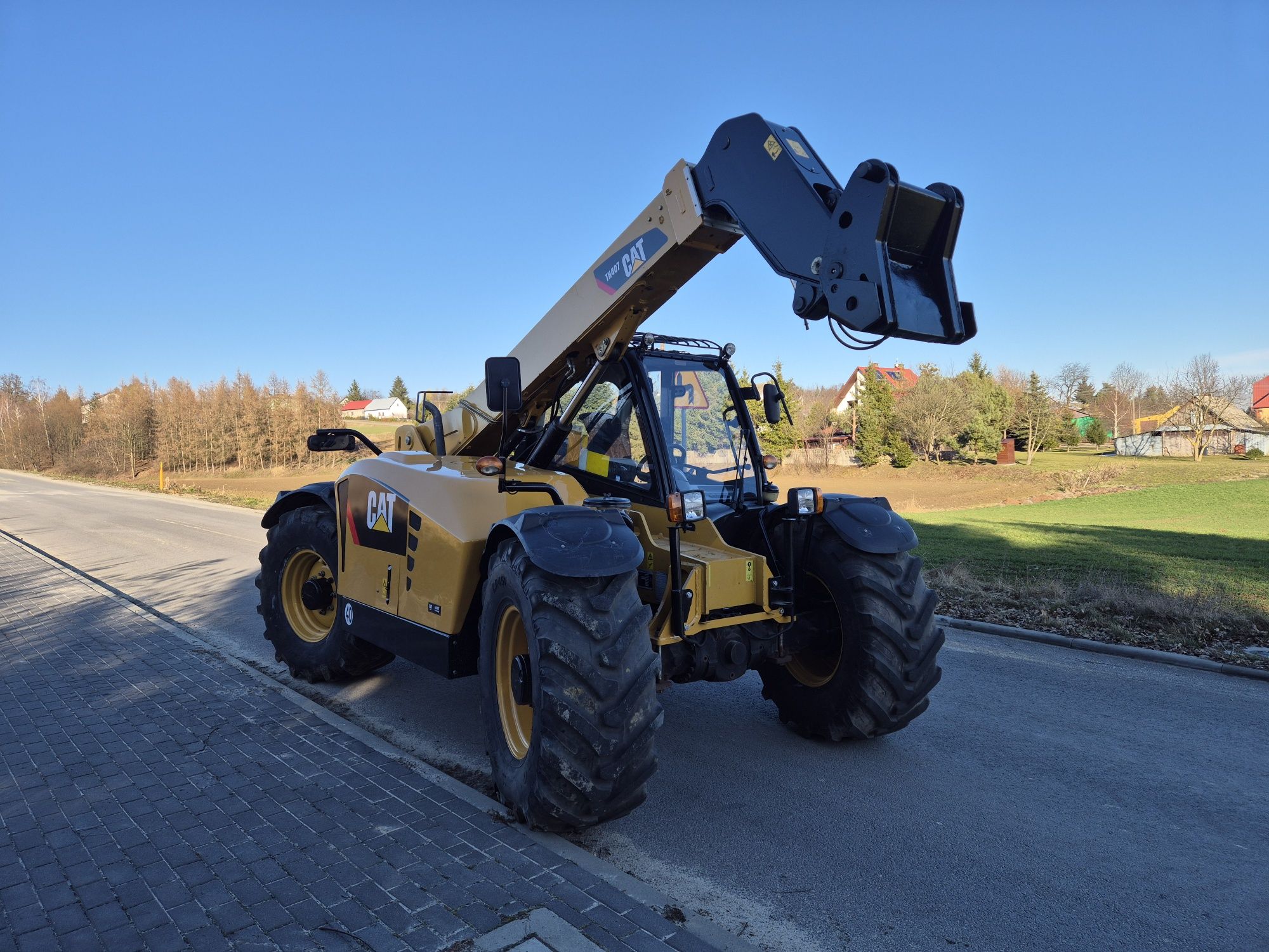 Ładowarka  Teleskopowa Caterpillar  CAT TH407 09rok 4 tony 7 m 40 km/h