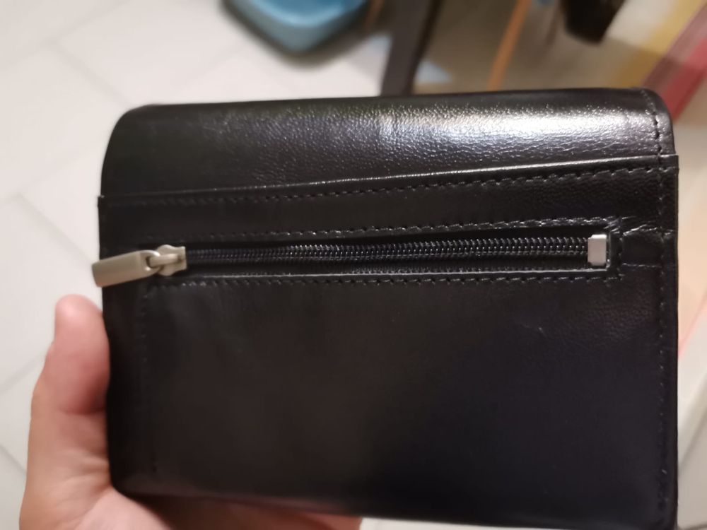 Czarny portfel, skórzany, nowy w pudełku