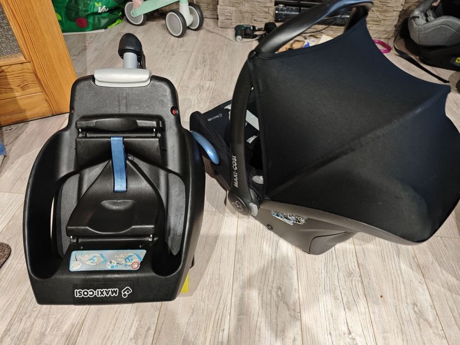 Maxi-Cosi nosidełko z bazą