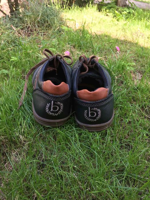 Красовки, туфлі- bugatti