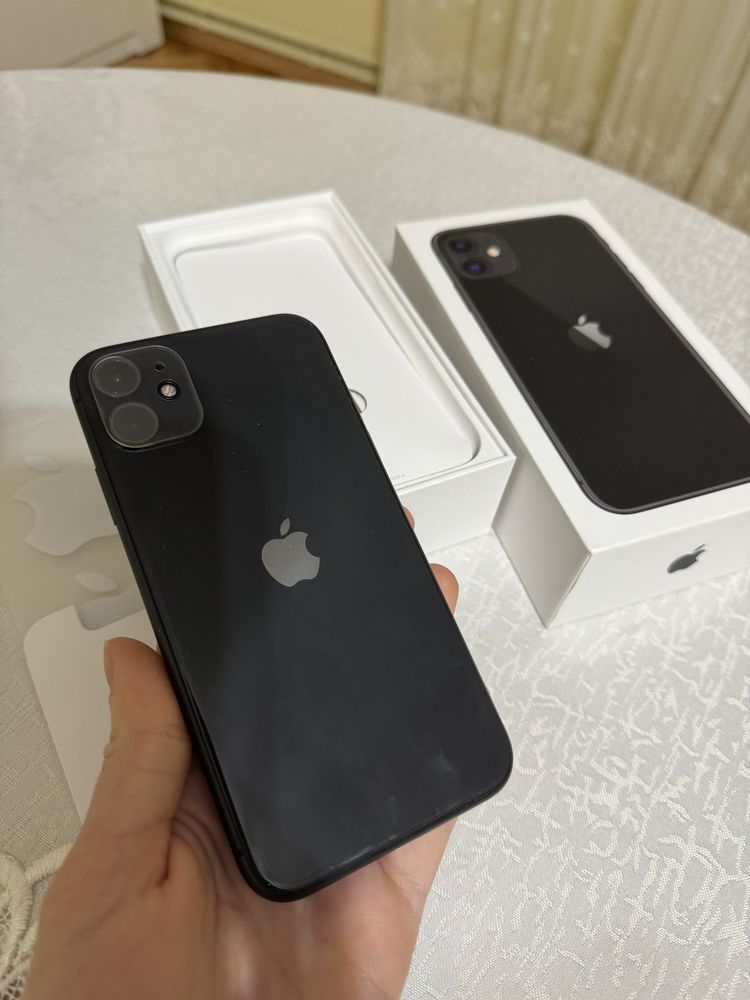 iPhone 11  ( повністю з усім)