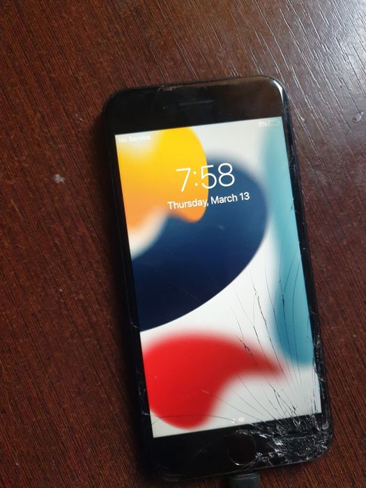 Айфон 7 в робочому стані