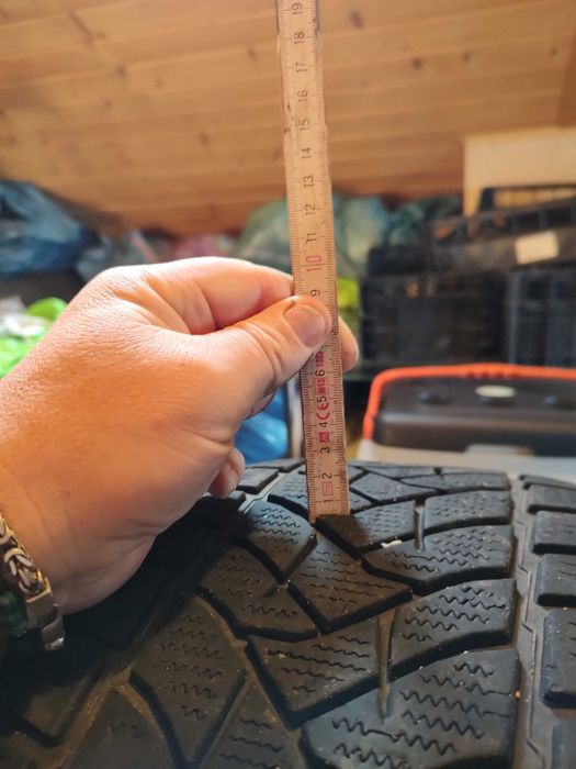 Opony zimowe 285/40 X2 szt i 255/45 x 2 szt.